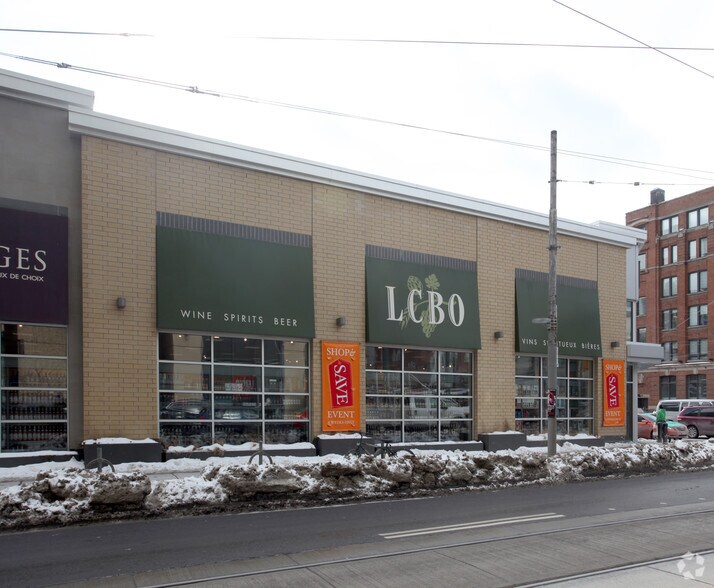 More Photos Of 415 King St W, Toronto Storefront For Lease