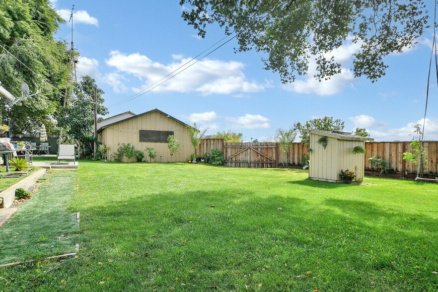 More Photos Of 310 Sandy Ln, Oakley Manufacturing For Sale