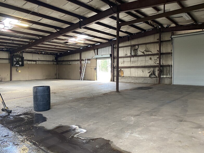 More Photos Of 410 Washington St, Cantonment Manufacturing For Lease