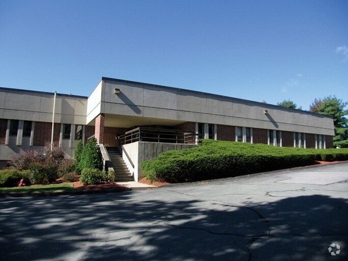 More Photos Of 755 Middlesex Tpke, Billerica Light Manufacturing For Lease