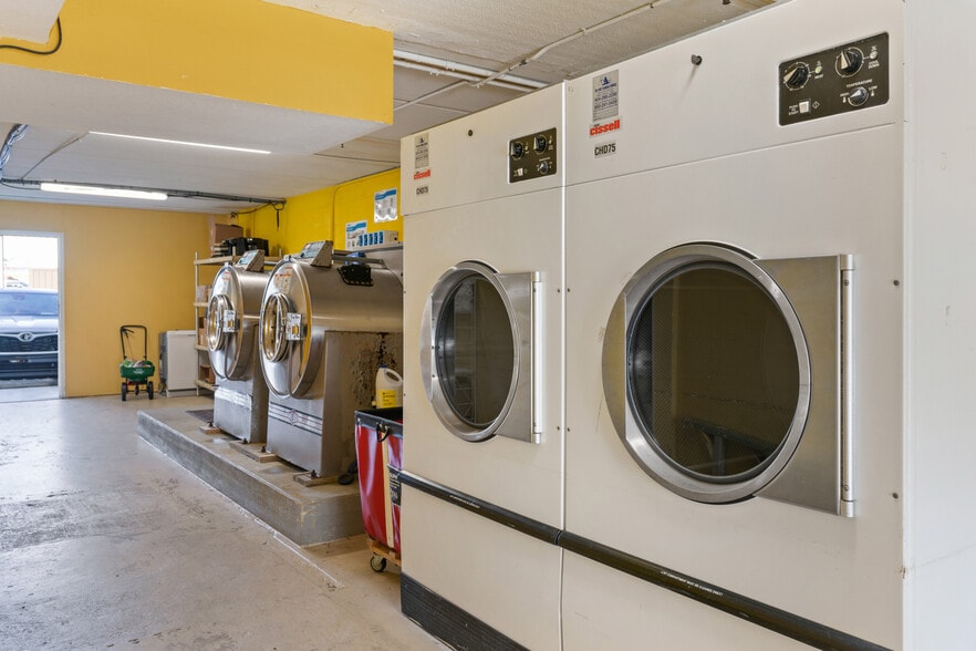 More Photos Of 1220 Boone Avenue Ext, Kingsland Hotel For Sale