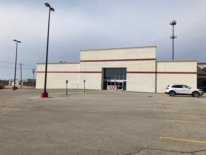 More Photos Of 1401 Vine St, Poplar Bluff Storefront For Sale