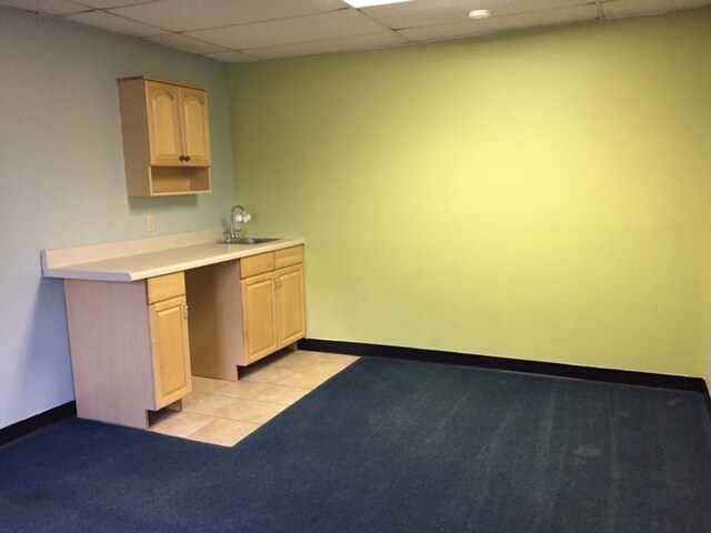 More Photos Of 31 Sarasota Center Blvd, Sarasota Office For Lease