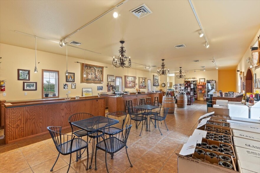 More Photos Of 500 S Bonair Rd, Zillah Winery Vineyard For Sale