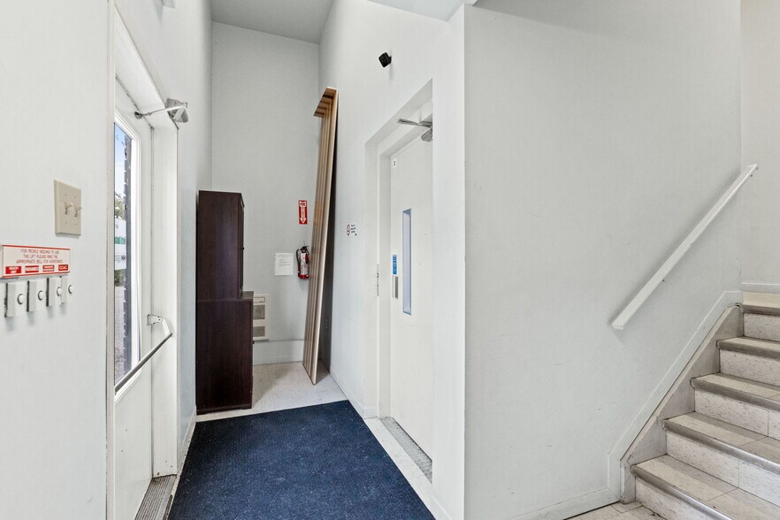 More Photos Of 457 Main St E, Winchester Medical For Sale