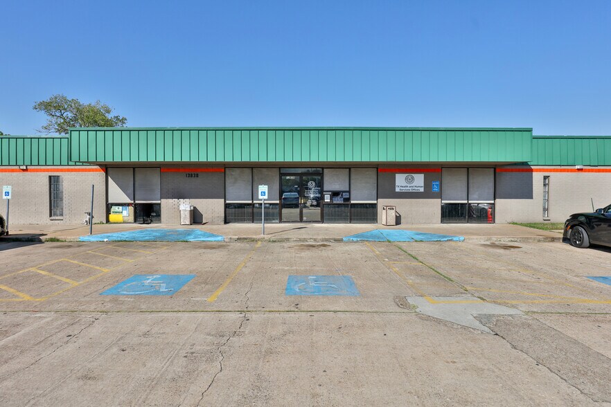 More Photos Of 13838 Buffalo Speedway, Houston Office For Sale