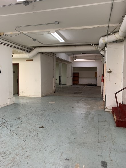 More Photos Of 5935-5937 Mission St, Daly City Warehouse For Lease