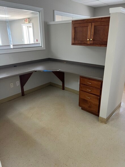 More Photos Of 651 W Broad St, Athens Office For Lease