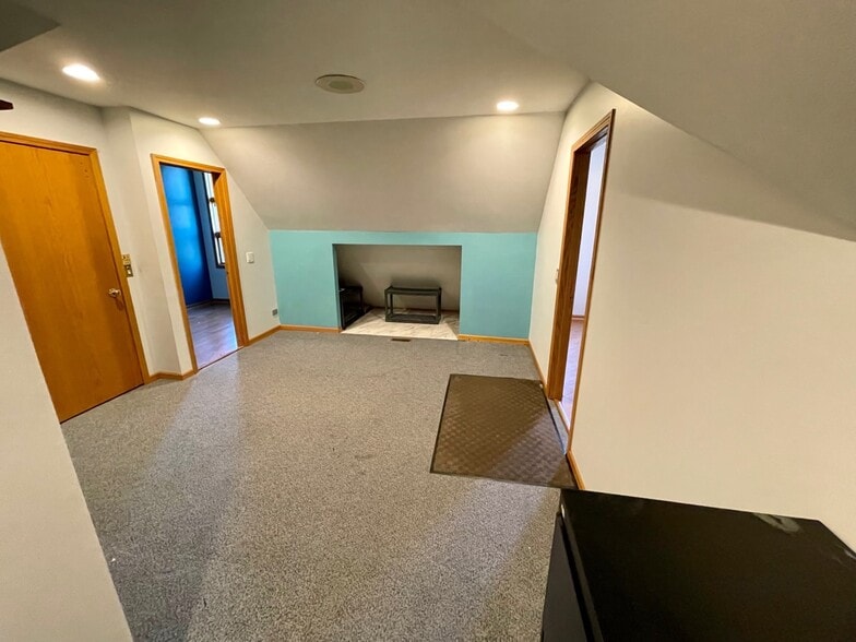 More Photos Of 1595 Weld Rd, Elgin Office For Lease