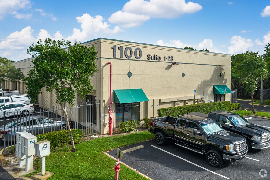 More Photos Of 1100 Barnett Dr, Lake Worth Light Manufacturing For Lease
