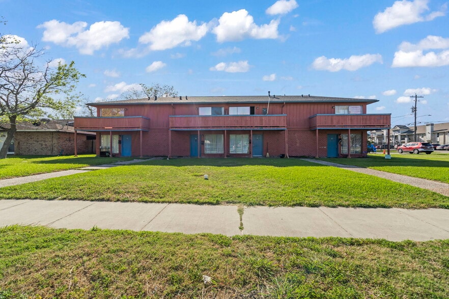 More Photos Of 2816 Lafferty Rd, Pasadena Apartments For Sale