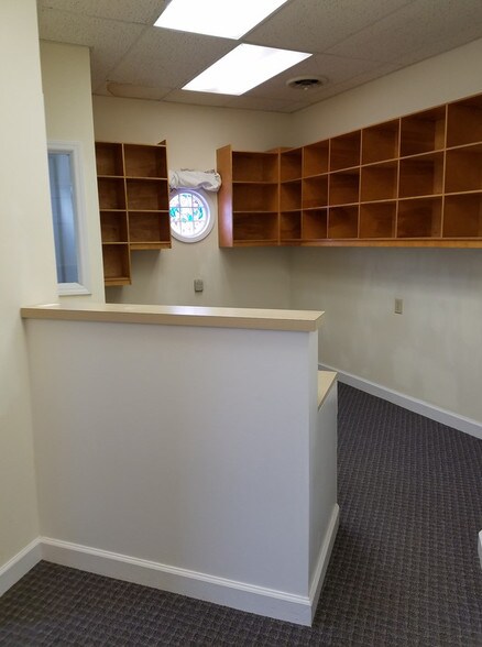 More Photos Of 1919 Boulevard St, Greensboro Office For Lease
