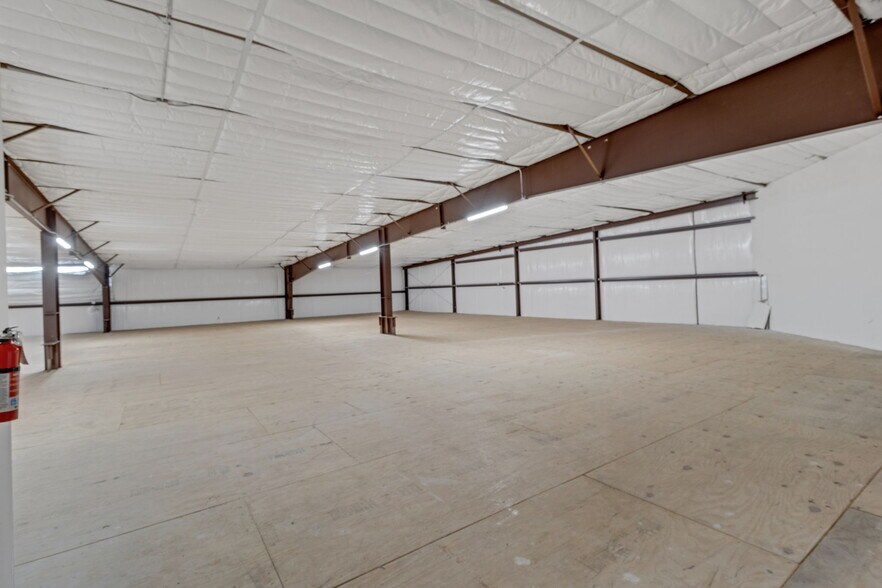 More Photos Of 8110 Parkside Ave, Baytown Warehouse For Sale