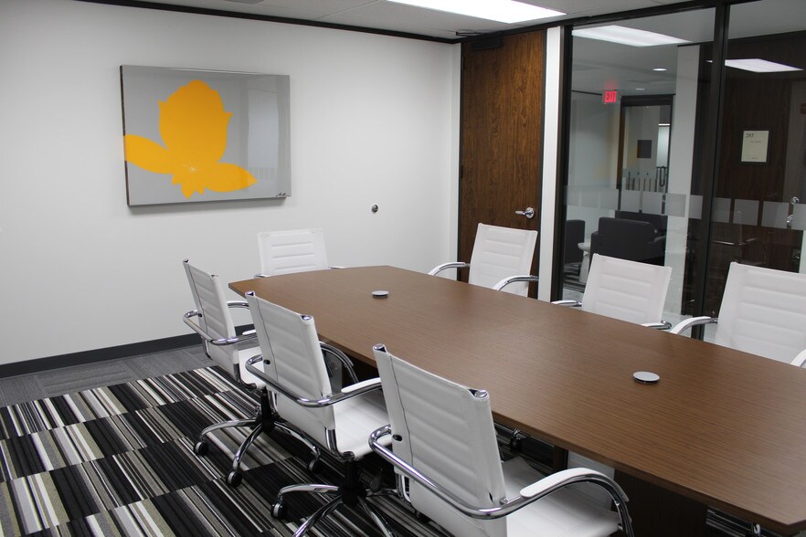 More Photos Of 505 N Sam Houston Pky E, Houston Unknown For Lease