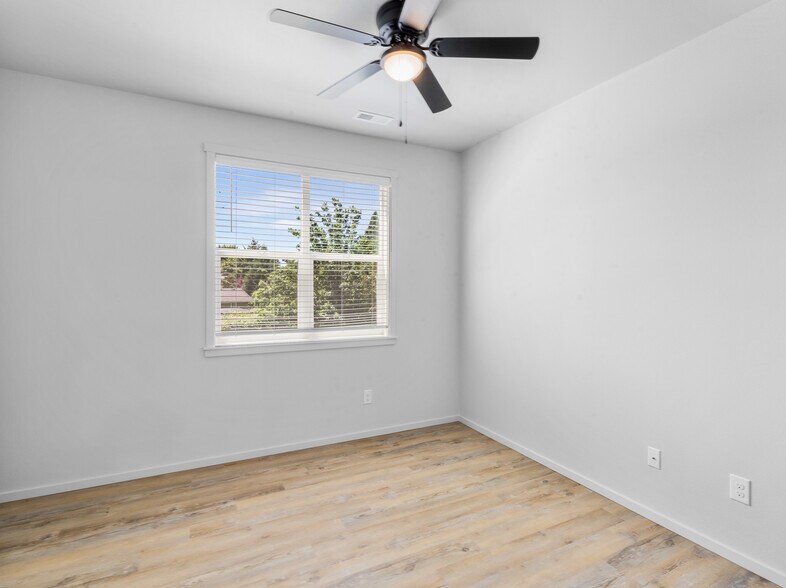 More Photos Of 4202 NE Morrow Rd, Vancouver Apartments For Sale