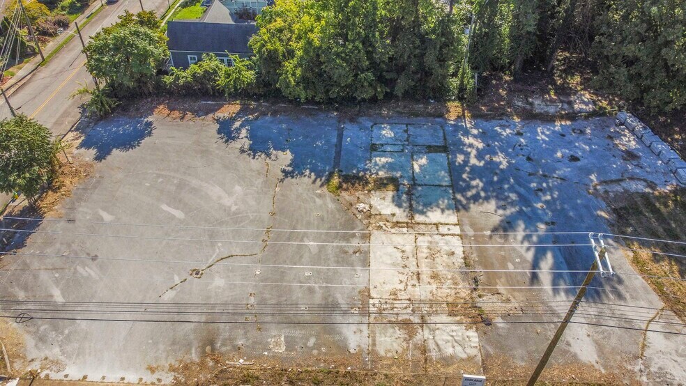 More Photos Of 1620 N Broadway St, Knoxville Land For Sale