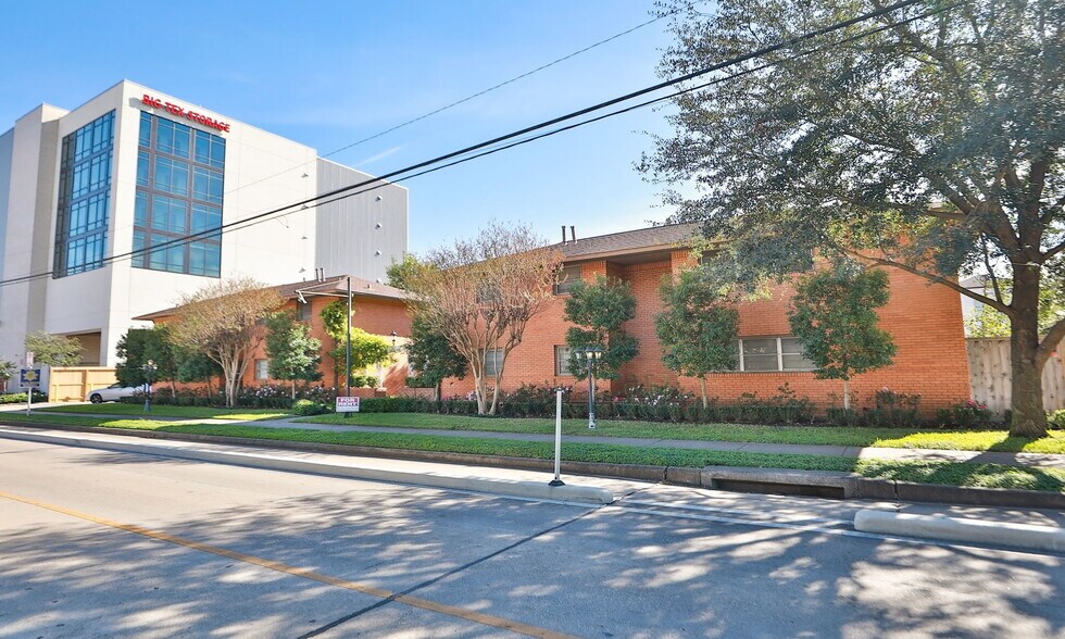 More Photos Of 714-724 E 11th St, Houston Apartments For Sale