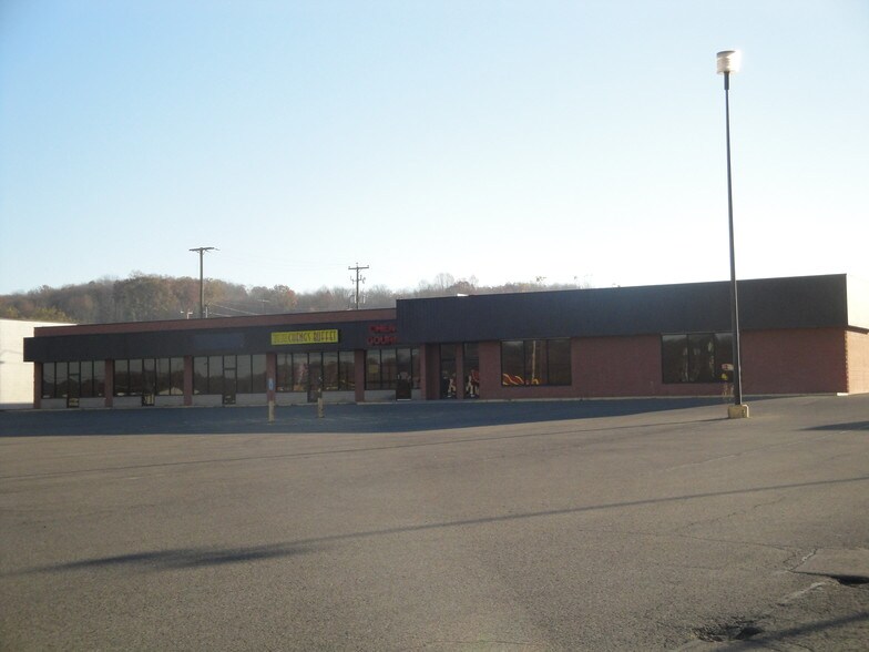 More Photos Of 1639-1649 S Washington St, Millersburg Storefront For Sale