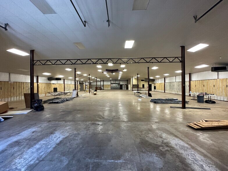 More Photos Of 4036 FM 2767, Tyler Flex For Sale