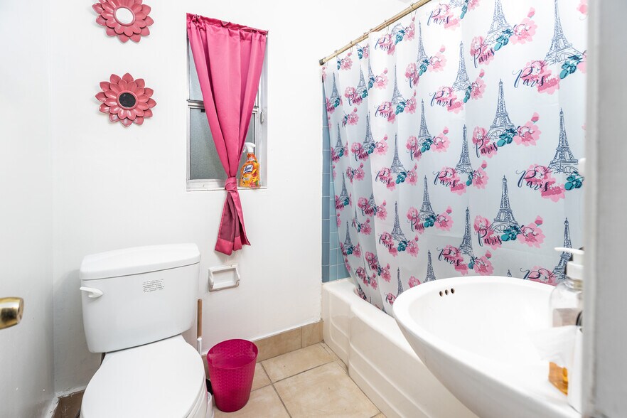 More Photos Of 6215 Claret Dr, Jacksonville Office Residential For Sale