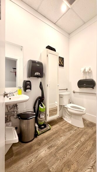 More Photos Of 5188 Westminster Hwy, Richmond General Retail For Sale