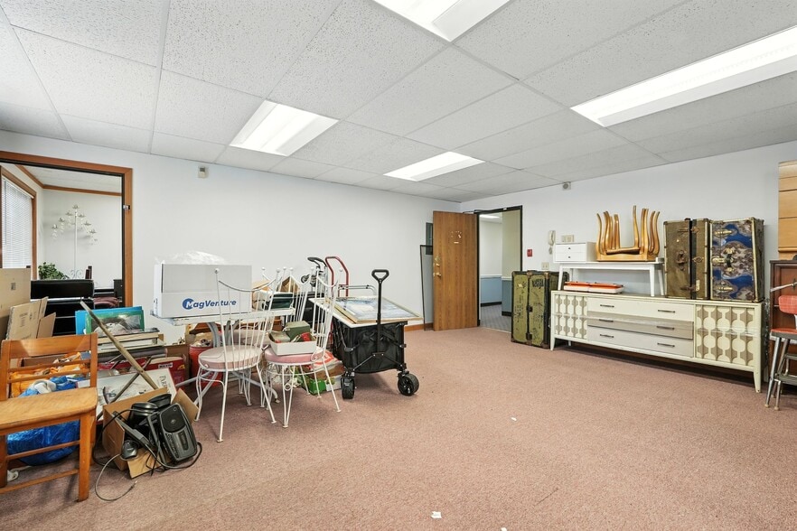 More Photos Of 185 West Ave, Ludlow Medical For Sale
