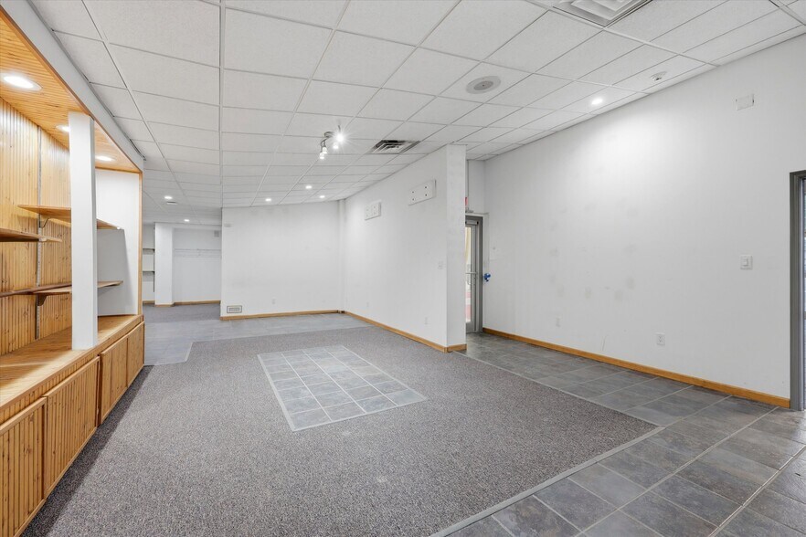 More Photos Of 525 Oakland Ave, Berlin Flex For Lease