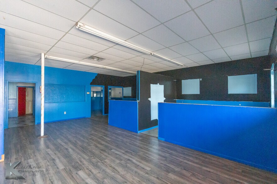 More Photos Of 817 Butternut St, Abilene Flex For Sale