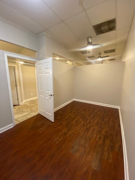 More Photos Of 4007-4025 Pontchartrain Dr, Slidell Storefront Retail Office For Lease