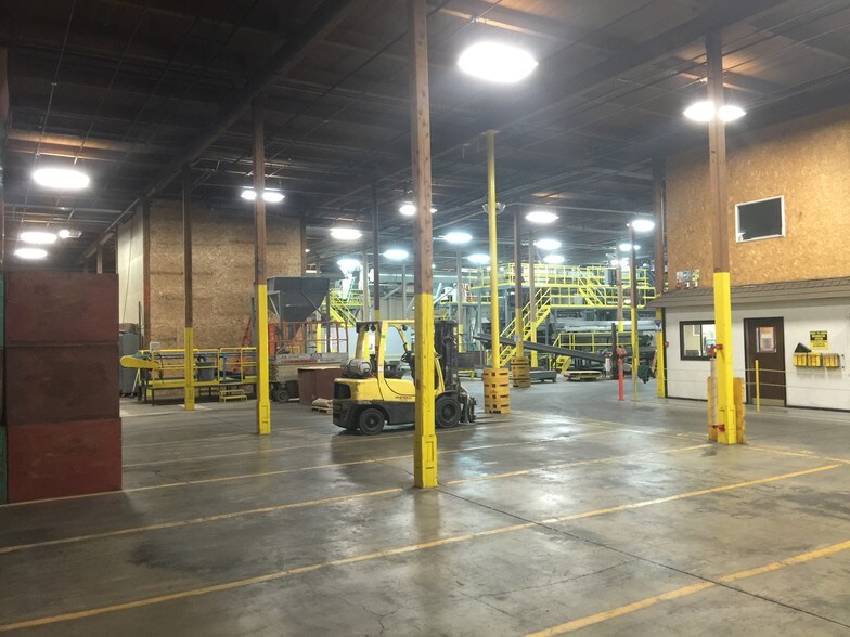 More Photos Of 430 7th Ave S, Buhl Manufacturing For Lease