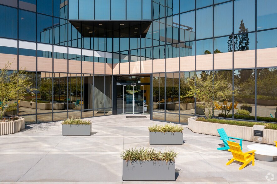 More Photos Of 3100 S Harbor Blvd, Santa Ana Office For Sale