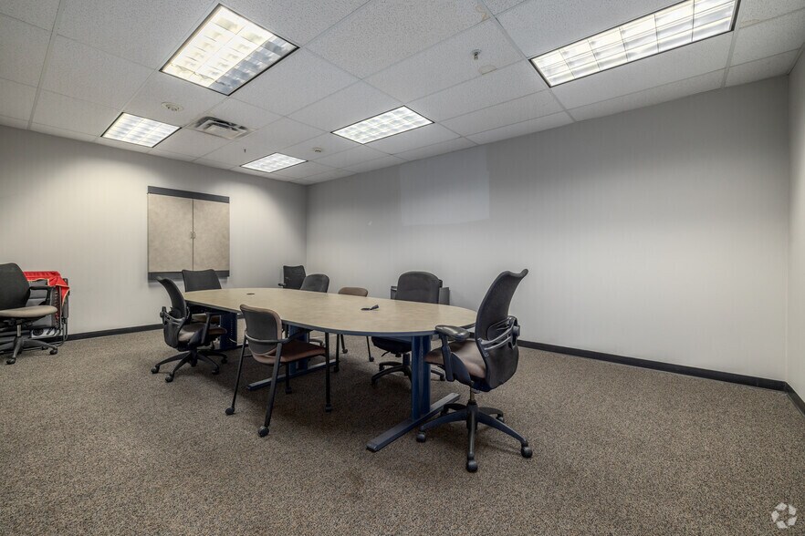 More Photos Of 3660 Deerpark Blvd S, Elkton Distribution For Lease