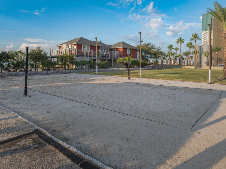 More Photos Of 7509 Broadway St, Galveston Lodge Meeting Hall For Sale
