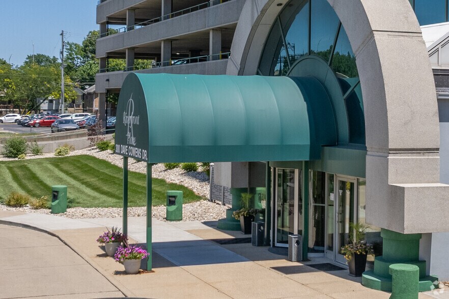 More Photos Of 300 Dave Cowens Dr, Newport Office For Lease