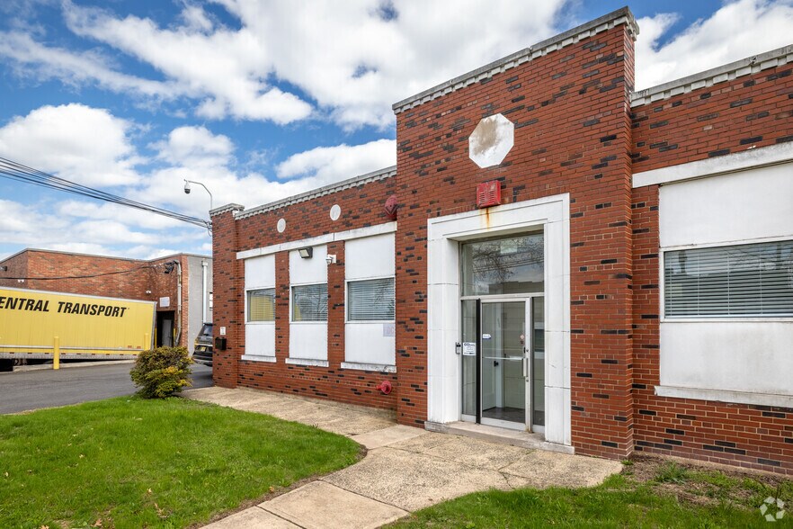 More Photos Of 1153 W Elizabeth Ave, Linden Warehouse For Lease