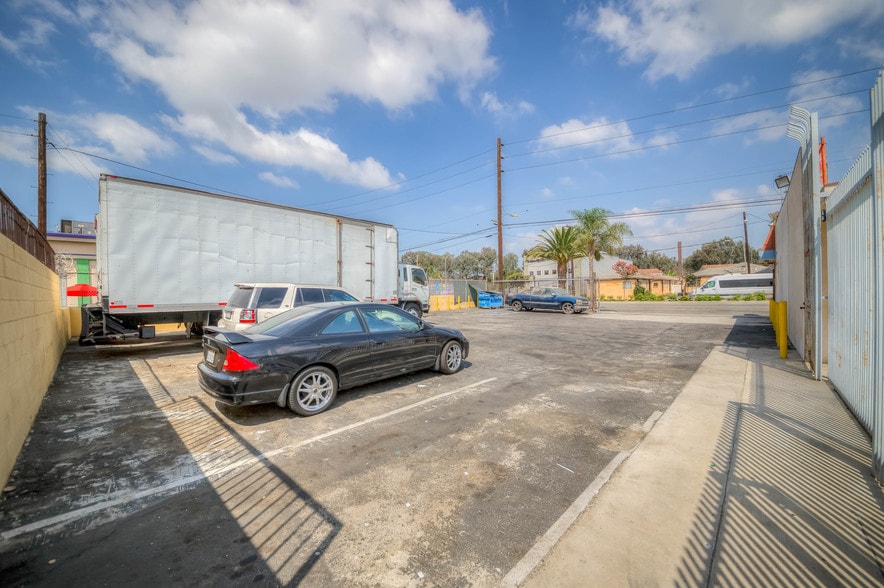 More Photos Of 4700 W Imperial Hwy, Inglewood Storefront Retail Residential For Sale