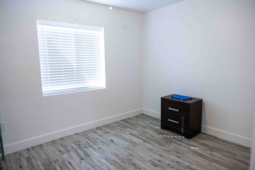 More Photos Of 5732 W Maryland Ave, Glendale Truck Terminal For Sale