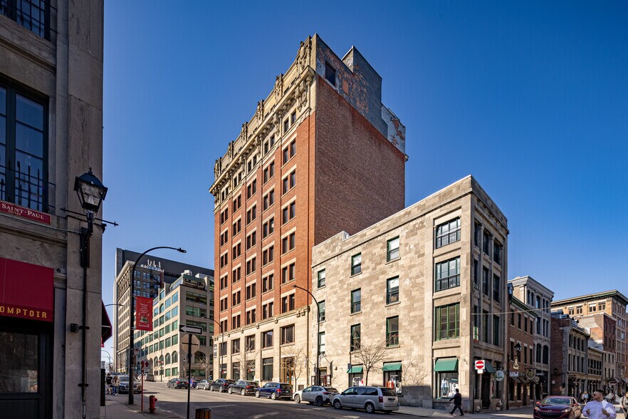 More Photos Of 407 Boul Saint-Laurent, Montréal Office For Lease