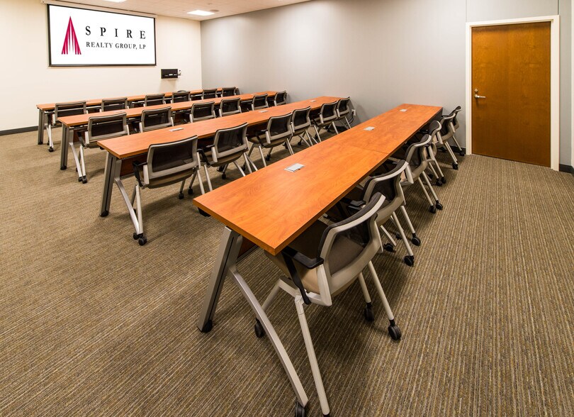 More Photos Of 300 Throckmorton St, Fort Worth Office For Sale