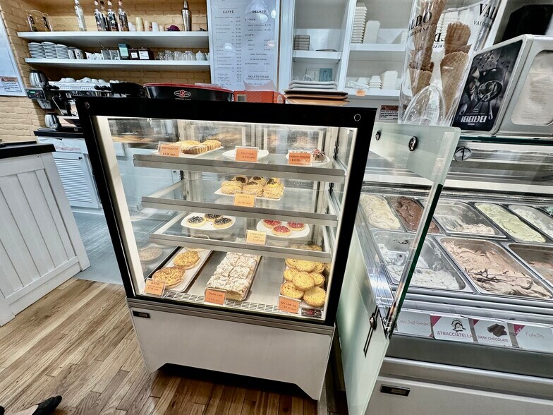 More Photos Of 49 Main St, Westport Storefront Retail Office For Lease