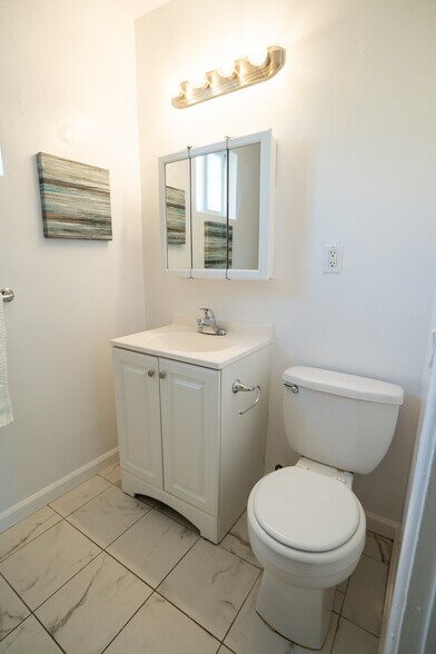 More Photos Of 932 Walnut Ave, Long Beach Specialty For Sale