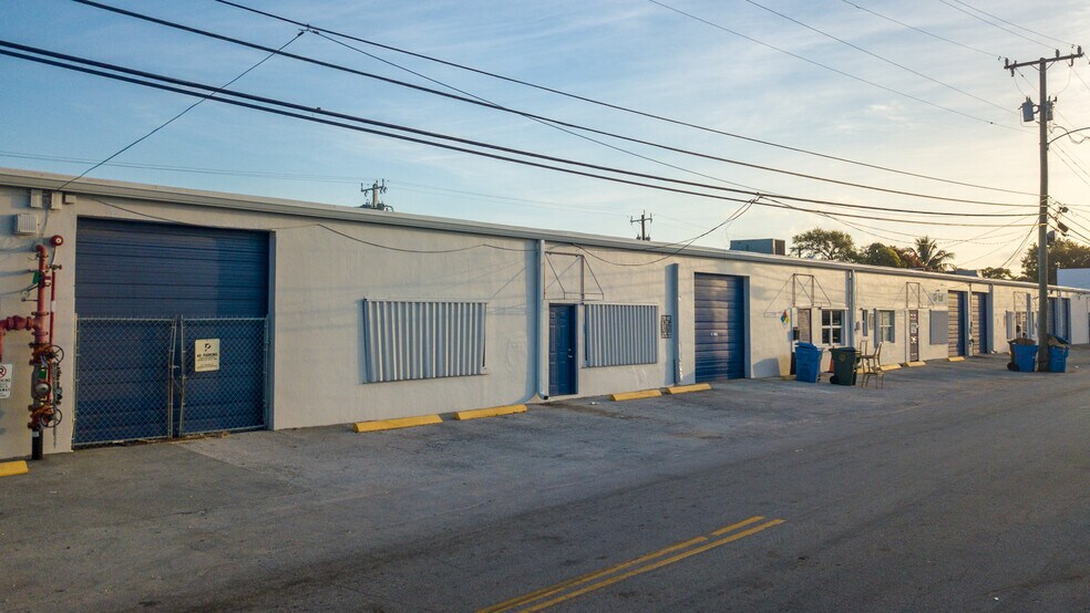 More Photos Of 511-545 NE 32nd St, Oakland Park Warehouse For Lease