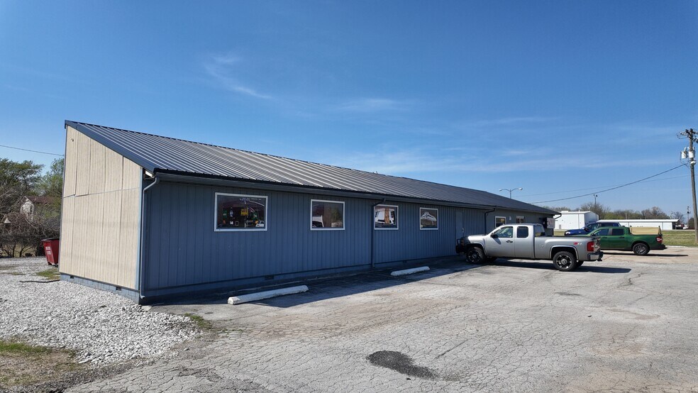 More Photos Of 5467 N Main St, Joplin Freestanding For Sale