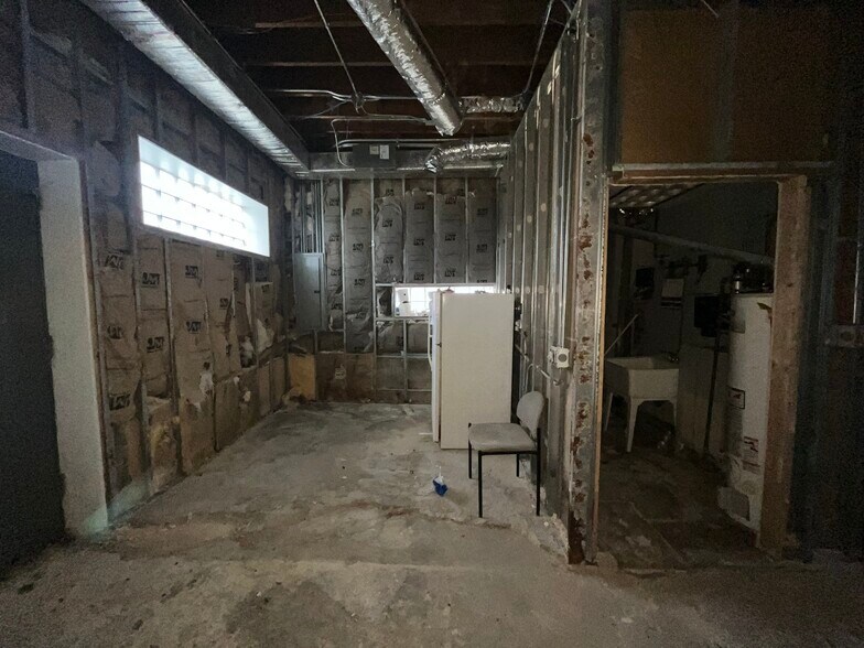 More Photos Of 10019 S Western Ave, Chicago General Retail For Sale