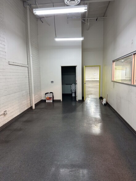 More Photos Of 4611 Sheila St, Commerce Warehouse For Lease