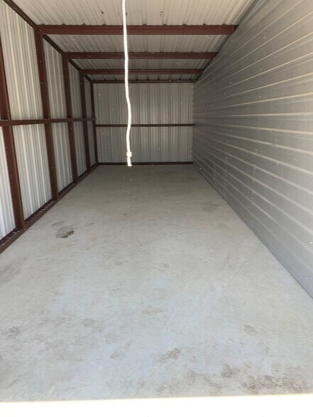 More Photos Of 1309 N Stemmons St, Sanger Self Storage For Sale