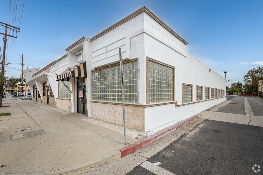 More Photos Of 7540-7544 Balboa Blvd, Van Nuys Unknown For Lease