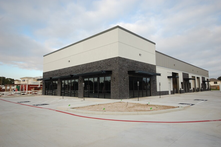 More Photos Of 3730 N Mason Rd, Katy Flex For Lease