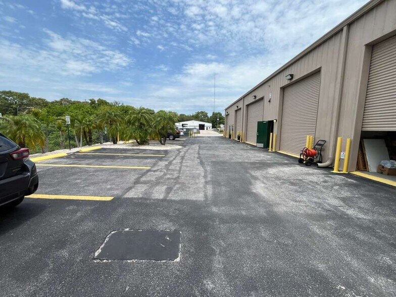More Photos Of 743 Wesley Ave, Tarpon Springs Warehouse For Sale