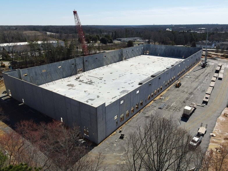 More Photos Of 10387 Lakeridge Pky, Ashland Distribution For Lease